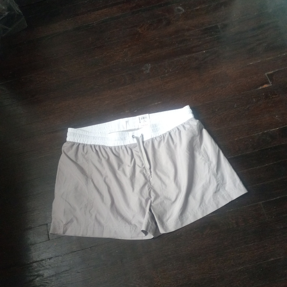 Club Social By JADELYNN BROOKE Woman Shorts Size XXL Color White Grey NWT Cozy..
